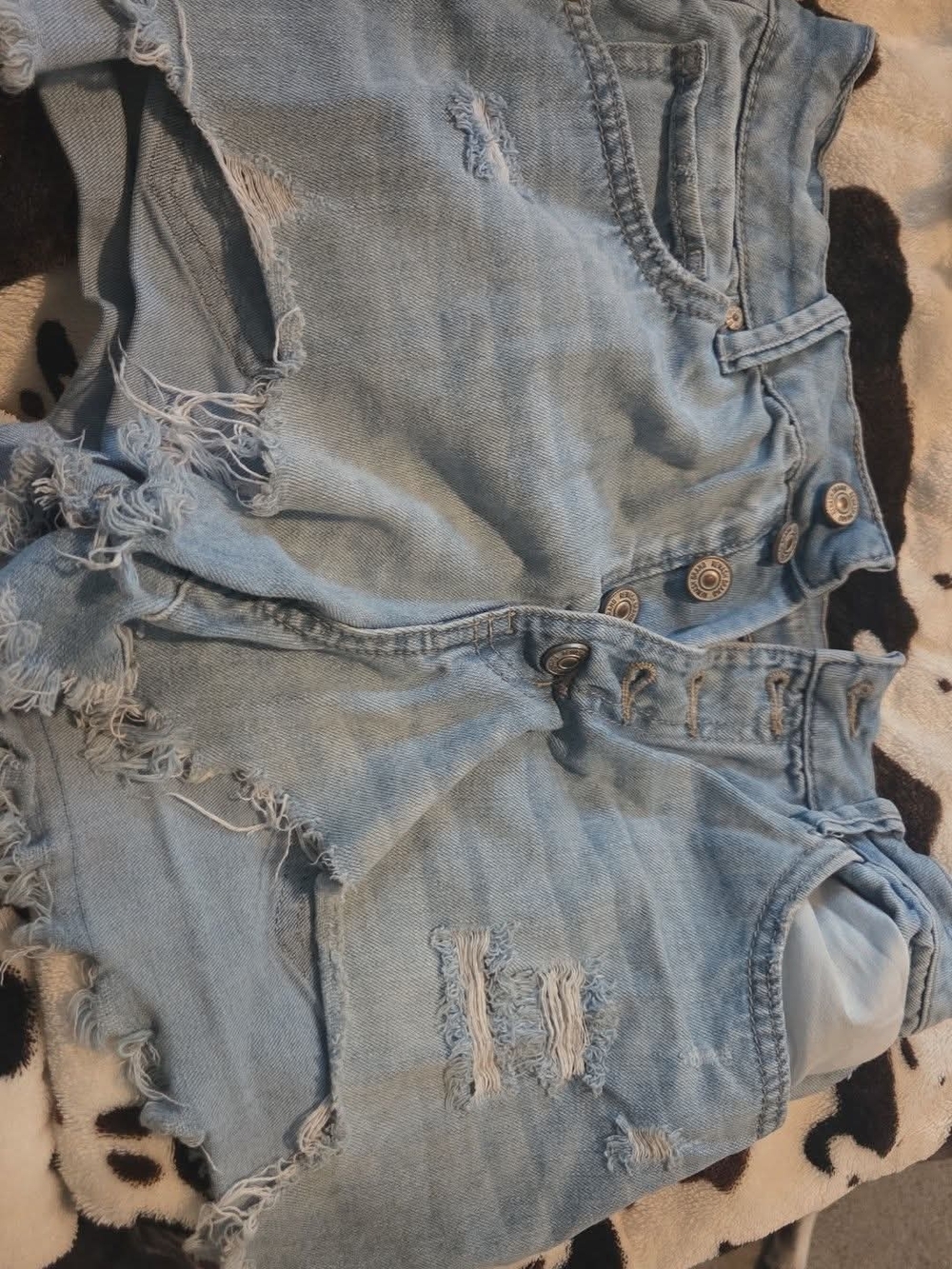 Aeropostale Light Blue Distressed Cropped Jeans
